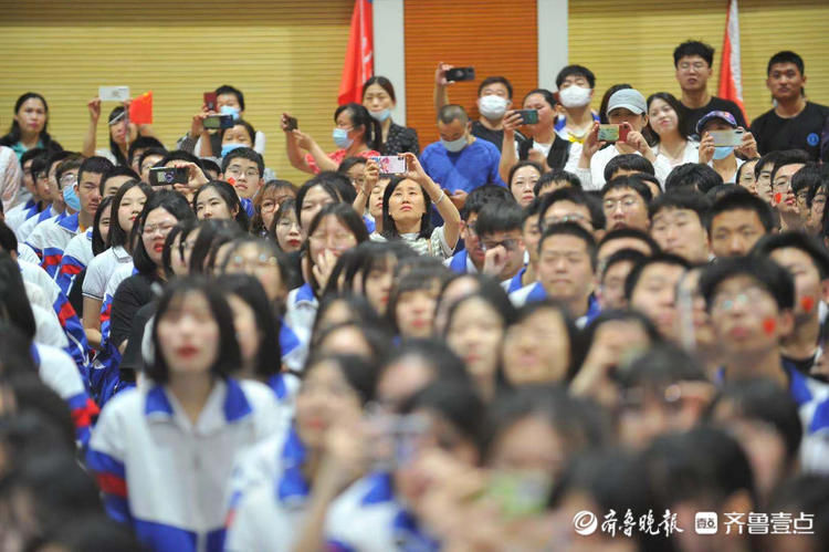 高中|回忆杀！老师制作高中三年的短片，引得同学阵阵欢呼