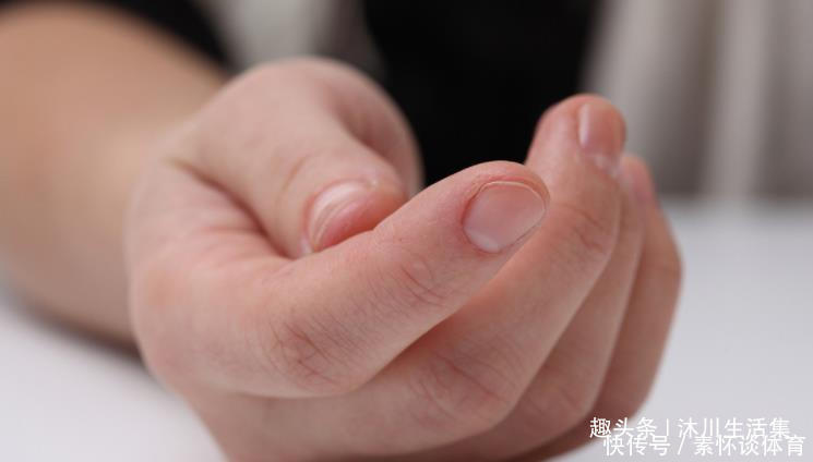 手指|手上扎了刺不要用针挑,教你一个好方法,不出3秒刺儿自己跑出来