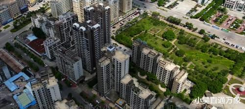 惠州东部繁华的淡水街道，高楼林立的城市风景