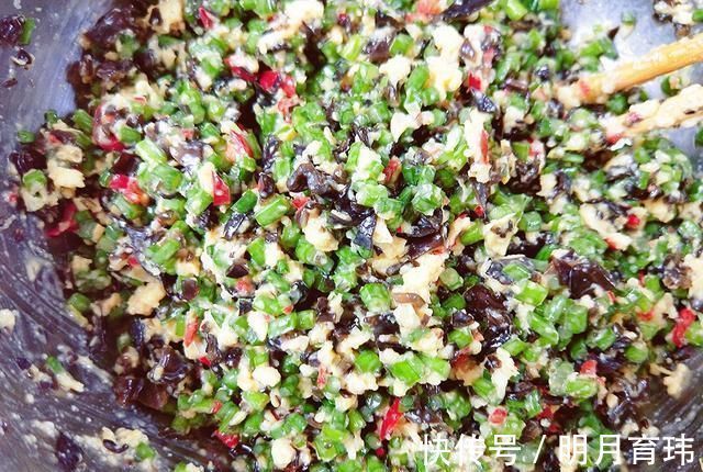 更香|这菜用来包饺子特鲜香,比芹菜鲜嫩,比茴香更香,再不吃就等明年