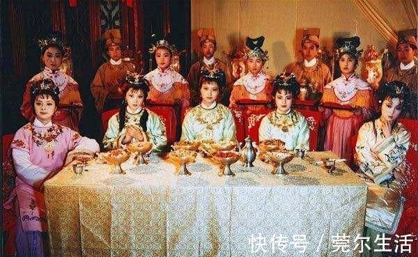 红楼梦#她是红楼梦中隐藏最深的大灰狼,比王熙凤狠100倍,贾府最大的祸根