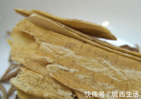 小孩体质不好，多给他炖这碗汤，材料与做法简单，汤汁甘甜好喝！