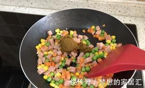懒人菜谱，咖喱炒饭，做法简单，美味无法停止，5分钟搞定