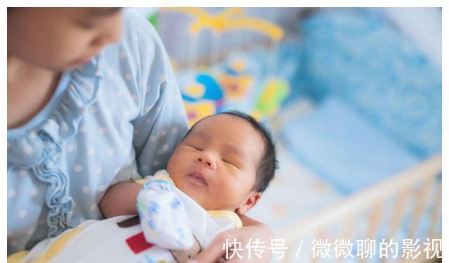 胀气|婴儿发育口诀:一月睡二月哭三月攒肚,每个月宝宝发育都有规律