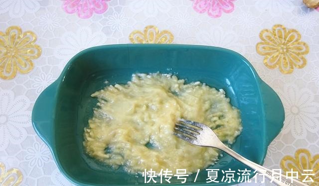 我的早餐主食火了，不用面粉不用油做蛋糕，营养健康吃不胖，特香！