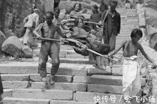 泰山|1919年的泰山老照片，百年前便有抬杆轿夫，从不缺顾客