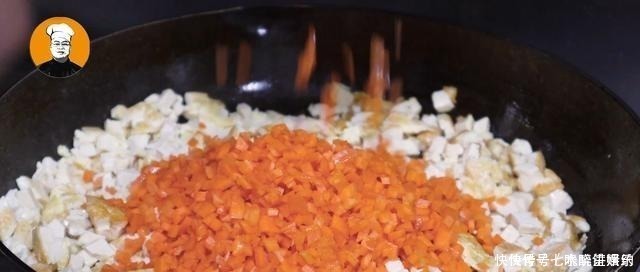 丝瓜别再老一套了,加一块豆腐,不用炒不烧汤,吃完明天还想吃