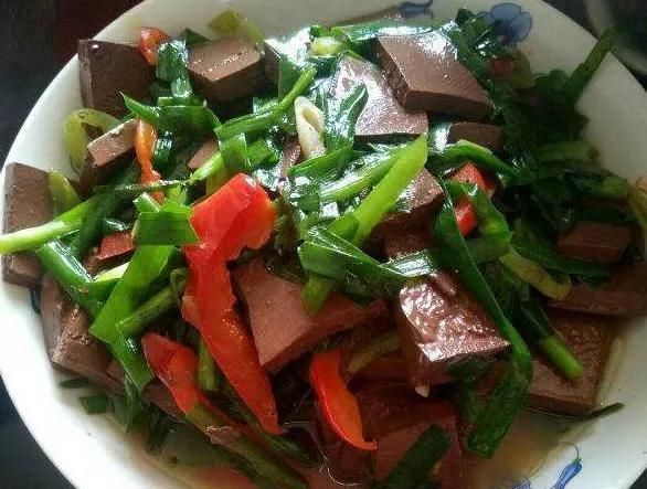 冬季遇到它買5斤,加韭菜一起炒,補血淡雀斑,氣色好年輕,口臭消失