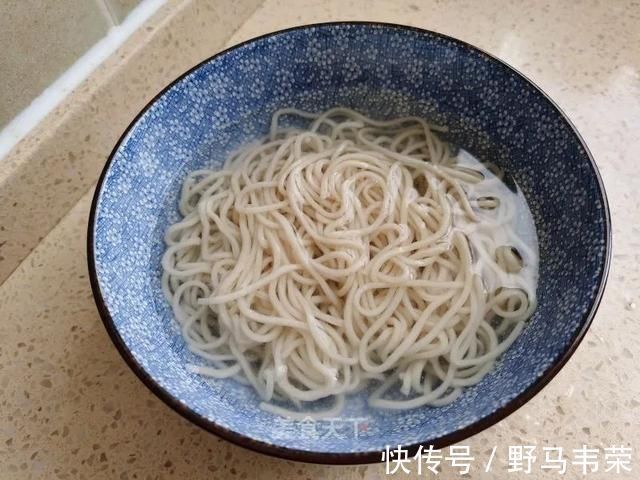 白菜|吃一次就上瘾的炒面，学会你绝对不后悔，吃货简直不能忍！