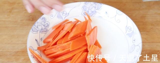 吃法|包菜这样做“赛过”吃肉,40年大厨的新鲜吃法,吃过一次就忘不!