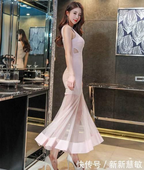 甜美小姐姐穿搭连衣裙，展现都市女人的风采