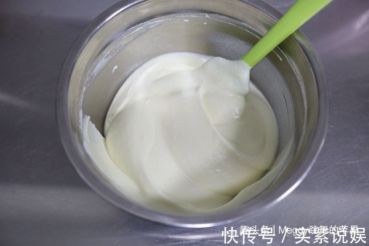 细砂糖|无油少糖的酸奶蛋糕，口感清爽还低脂，成本6元比轻乳酪蛋糕划算