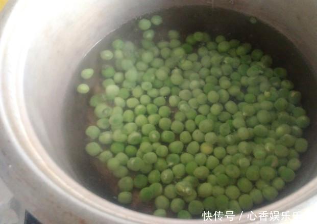 炒牛肉时，大厨都不用“淀粉”，只要加上它，牛肉嫩滑还不老