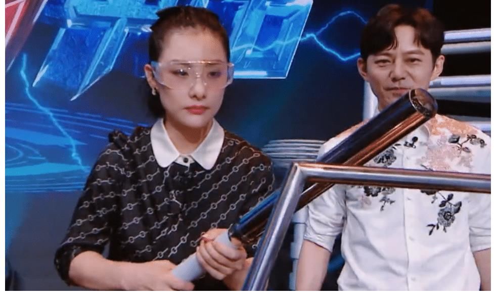 |《夏日少年派》:尴尬之中带点搞笑,是个“四不像”的缝合节目!