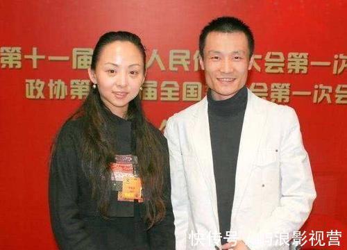 還記得“千手觀音”領舞的聾啞女孩嗎？富豪苦追8年，現狀如何