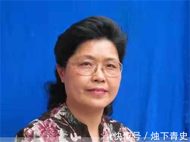 chiang#1935年毛主席作一首《念奴娇》,2006年一同济副教授因无知出洋相