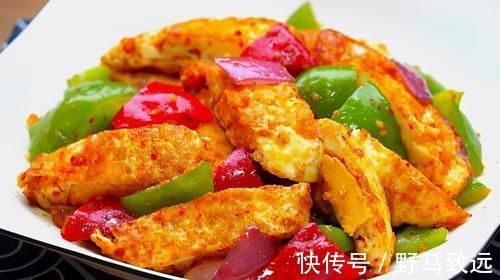鸡蛋|鸡蛋不要只会煮着吃了,教你个新做法,往锅里一倒,个个鼓大泡
