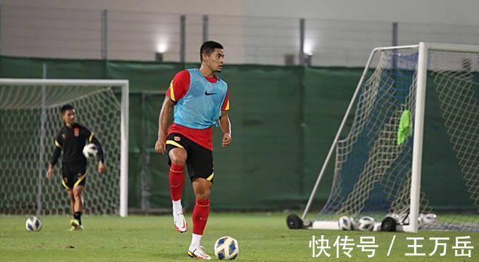 心理战|600万赢球奖要悬?对手敢如此叫阵国足,李铁的压力陡增