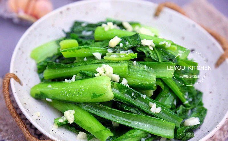 好吃|10分钟做道菜，夏天到了，简单好吃的菜是首选