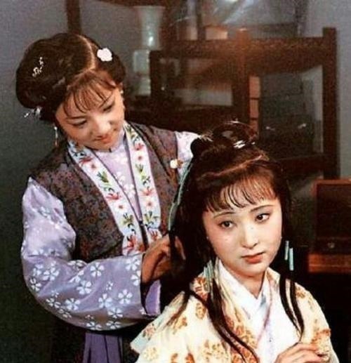 贾母@10岁的雪雁背井离乡,陪黛玉去人生地不熟的城市打拼,非等闲之辈