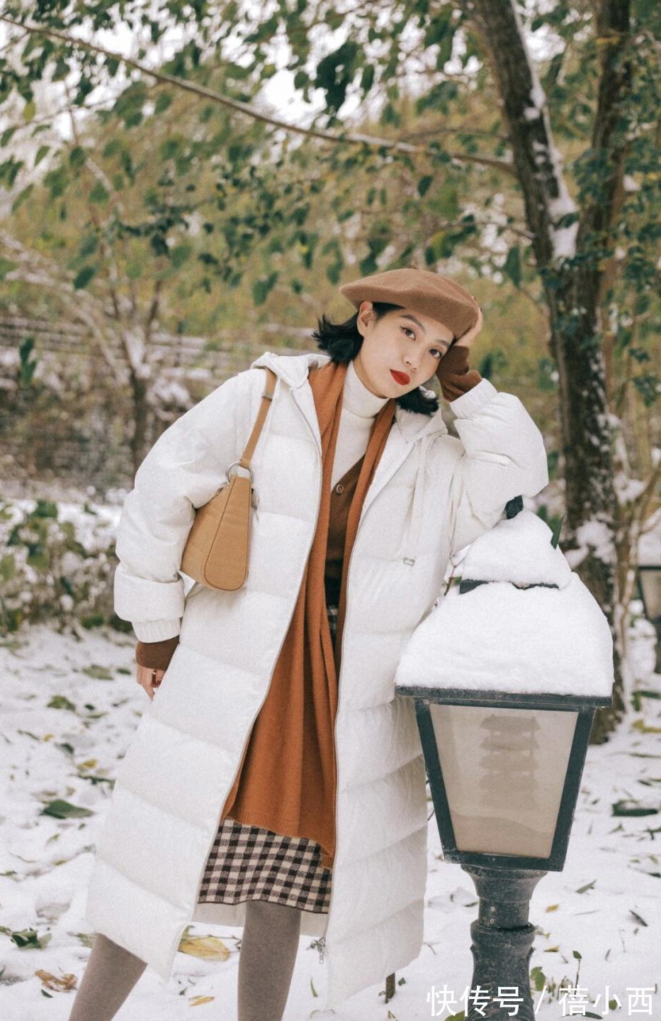 博主|冬季穿羽绒服,建议30、40岁的女人看看这4款穿搭,既时髦又高级