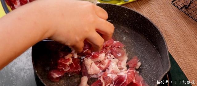 秘制红烧牛肉面,一碗端到你面前,顿时饥肠辘辘了