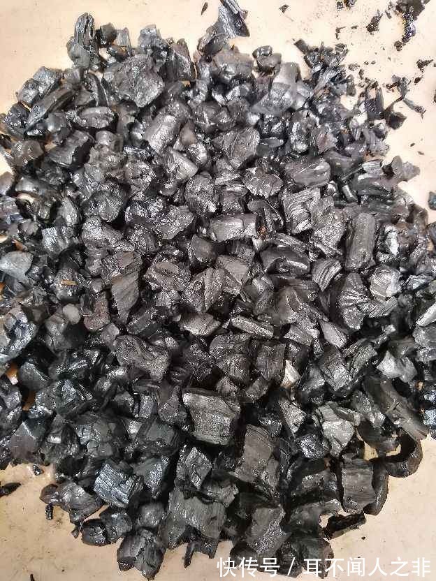 花盆里垫点小东西,大大增加透气性,养花不烂根!