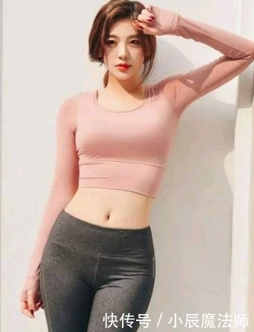 小姐姐爱穿紧身打底裤,曼妙的身姿,女人的终极梦想