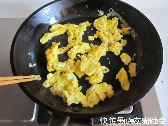 西红柿|西红柿炒蛋，鸡蛋别直接下锅很多人少做1步，难怪不香嫩不入味
