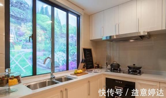 家人|不顾家人反对,厨房台面装挡水边,入住后窃喜,自己这么聪明