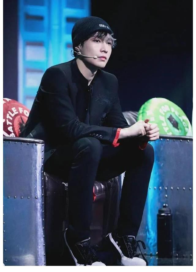 练习生|张艺兴:努力人设永不崩塌