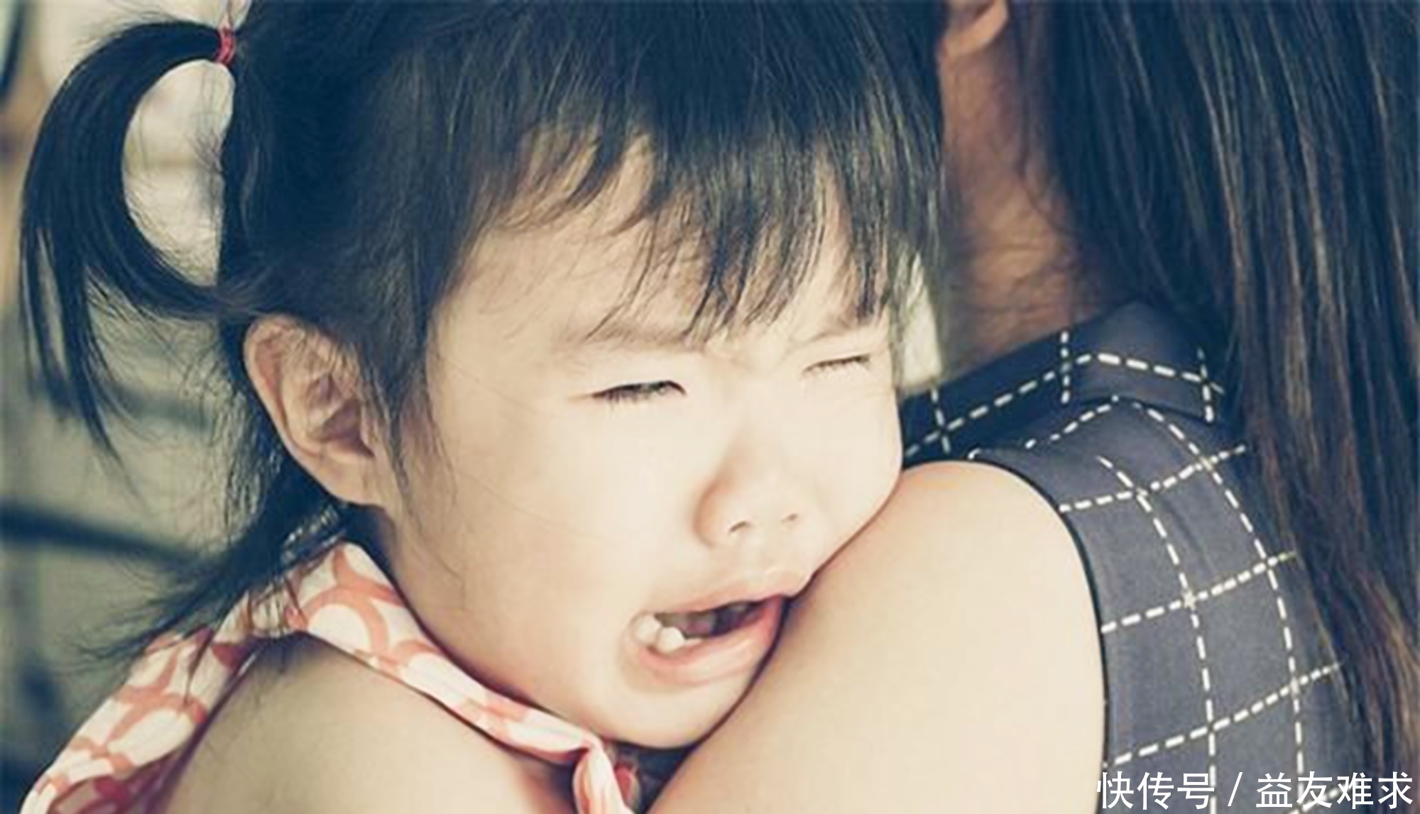 “人之初,心眼多”,科学研究证实,宝宝哭着求抱抱其实有大玄机