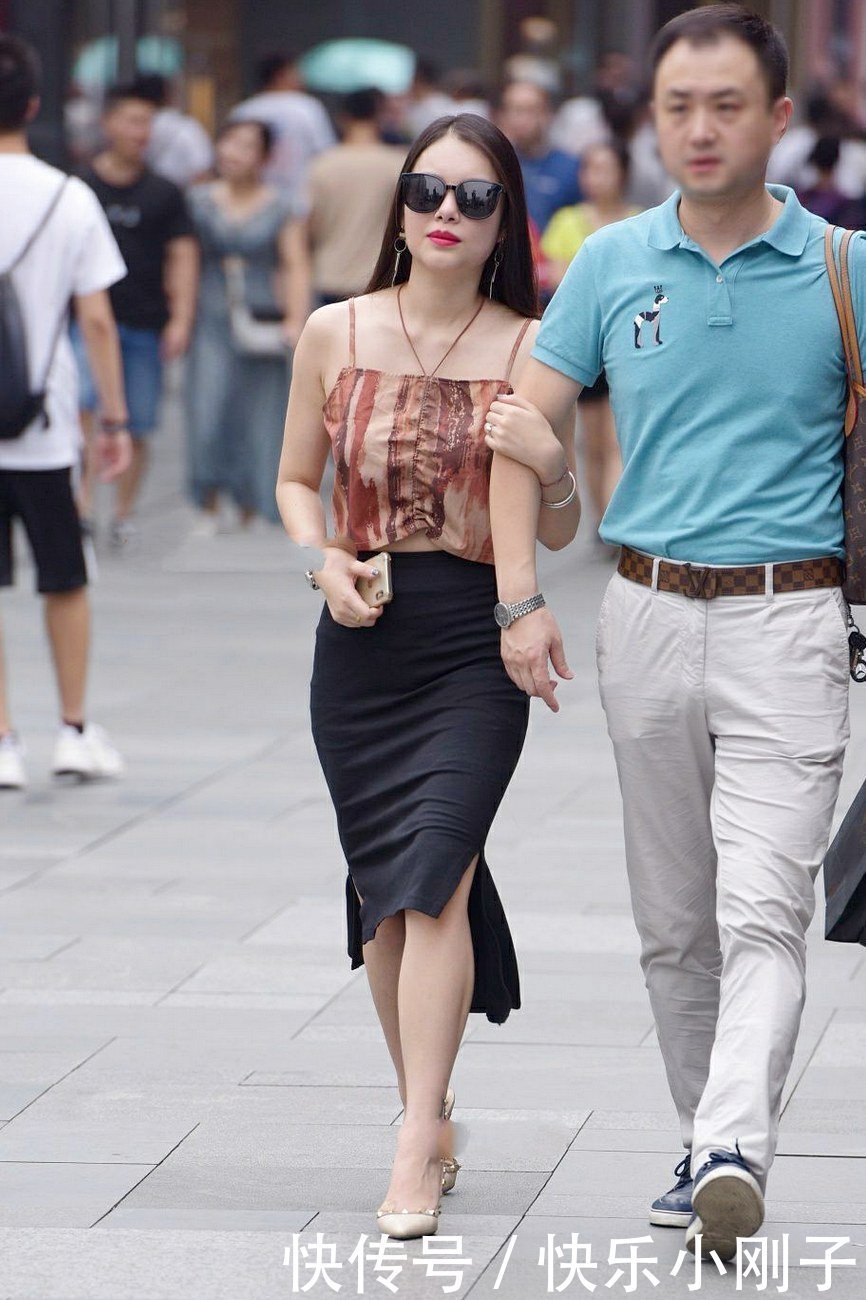 心房|90后的辣妈实在太美,一个回头杀直抵心房深处!