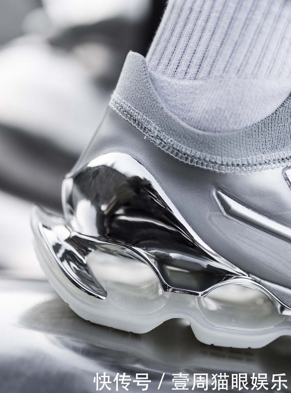 近期「最限量球鞋」就是它!潮流「性感大师」联名