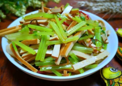 三月少吃大鱼大肉,也别错过这道菜,等于3个鸡蛋,补钙质,孩子长个头