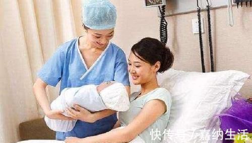 母子|“母子连心”，刚出生的宝宝向妈妈求抱抱，网友：这一幕太暖心了