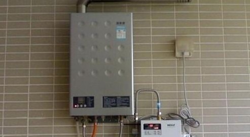 安装|厨房和卫生间离得远,用水热很不方便?别担心,教你2招轻松解决