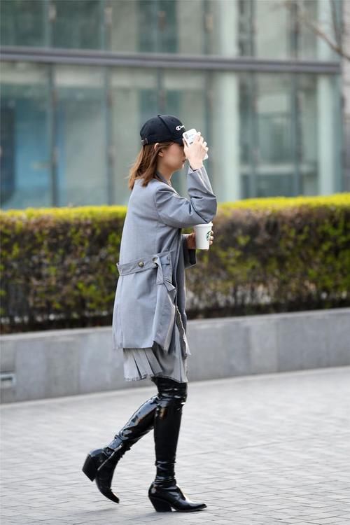 春天 风衣搭配长靴,总是能搭配,出一点小资的味道!