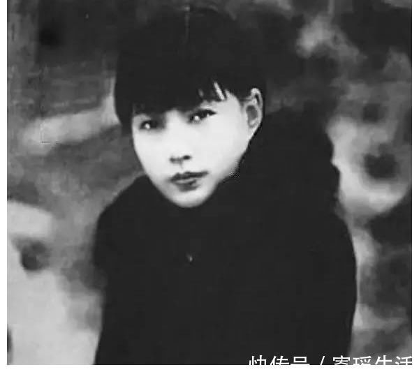 孟老板@孟小冬晚年拒绝百万报酬也不愿唱戏,临终前,仍坚持为杜月笙上香