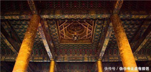 太和殿六根金柱楠木掏空灌黄铜,先涂桐油再贴金!
