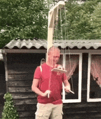 |搞笑GIF：狗子：会不会开呀，还是让我来吧！