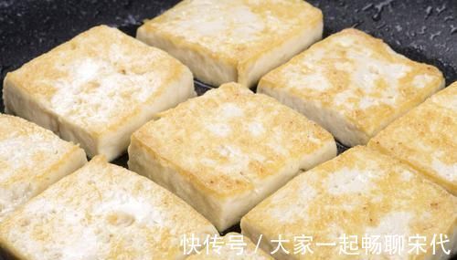 不粘|煎豆腐，不要直接下锅煎，牢记5个诀窍，不粘锅不易碎，外酥里嫩
