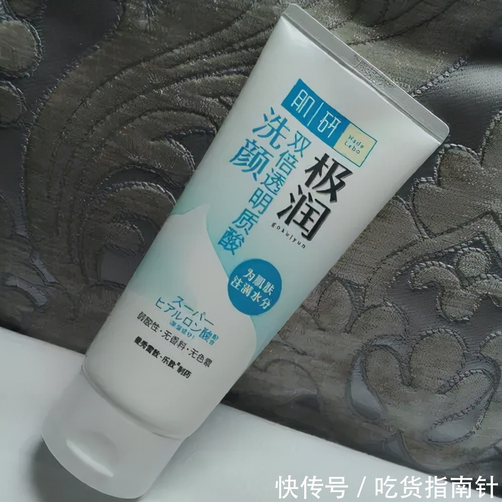 洁面|收敛毛孔及滋润肌肤的洗面奶:日复一日,肌肤看上去更亮白通透