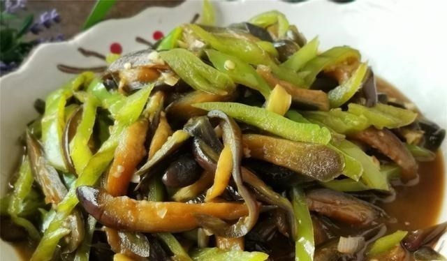 茄子和这个食材是绝配,做法少油更健康,好吃入味更下饭