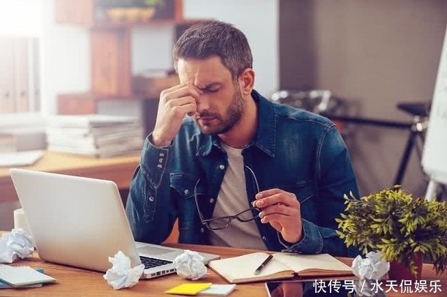 中老年人|血液粘稠的人,脸部有3个征兆,若没有,说明血管不是太堵