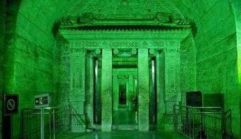  乾隆|孙殿英盗入乾隆墓后，为何要将乾隆牙齿全给敲掉？原因真不简单！