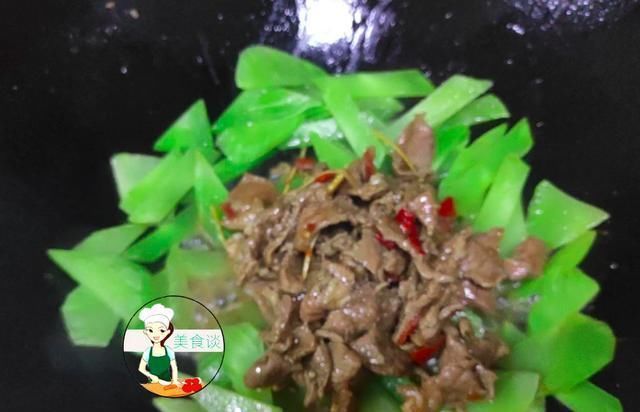 简单|这两样食材一起炒,真不错,鲜香脆嫩,简单又营养,难怪儿子爱吃