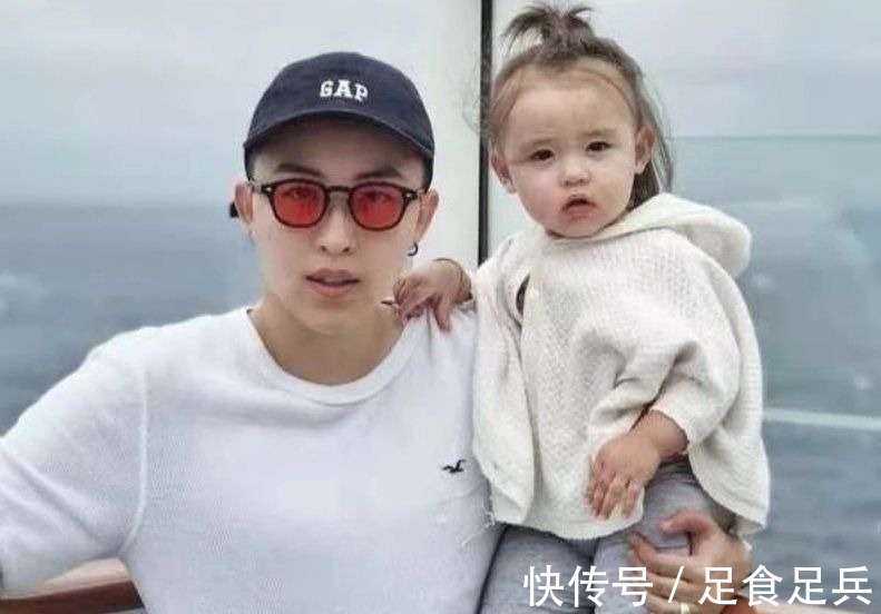 陪伴|花50万买精生女的叶海洋,二胎再添小公主,无偶式带娃靠谱吗