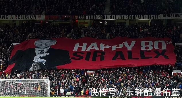c罗|弗格森80大寿，曼联主场巨旗致敬！C罗赢球传合照爵爷生日快乐