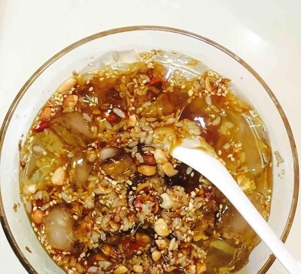 晶莹剔透|中国人“吃腻了”的食物,却成了外国人的奢侈品,还取名雨滴蛋糕